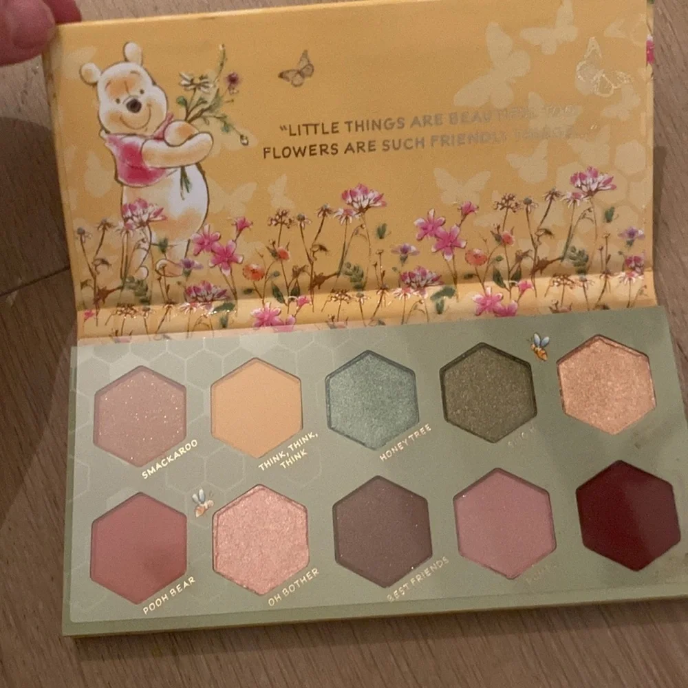 Colourpop x Winnie the Pooh Eyeshadow Palette Sweet as can Bee